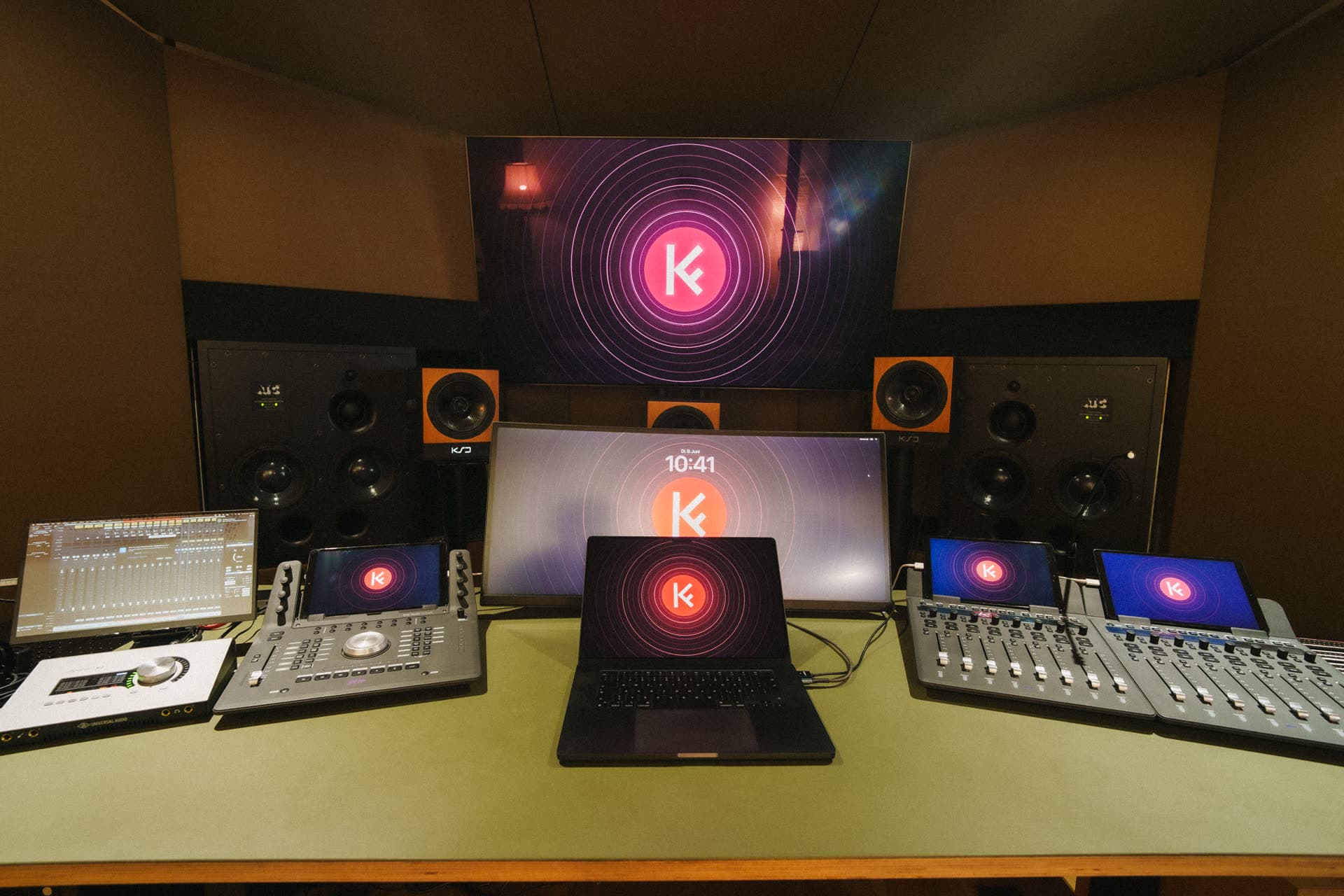 Studio B — photo 2